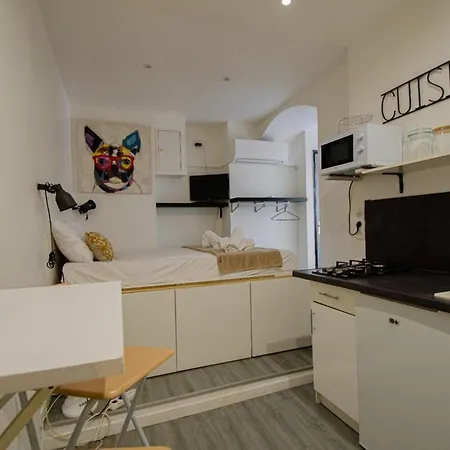 Studette Au Coeur De La Ville, Wifi, Ac Apartment *